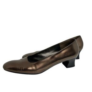Salvatore Ferragamo Elegant Brown Women's Shoes Size 7-1/2 AAAA